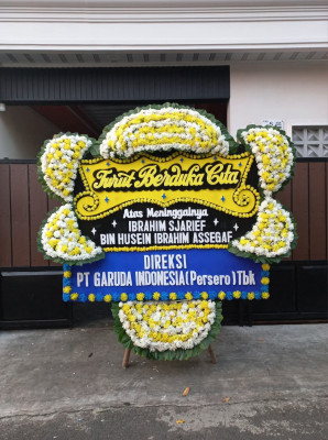 Papan Bunga Duka di Simpang Bingkuang